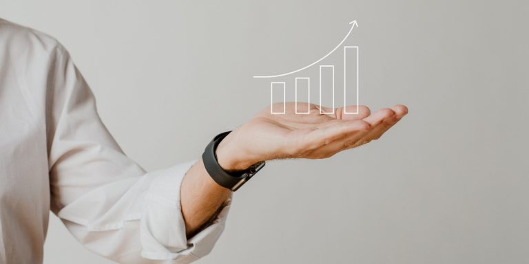 CRM CRM é um conjunto de estratégias e tecnologias para gerenciar e analisar interações com os clientes. Veja como o CRM impacta seu negócio.